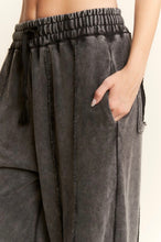 Load image into Gallery viewer, VINTAGE OVERSIZED SWEATPANTS
