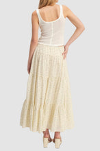 Load image into Gallery viewer, FLORAL TIERED SKIRT
