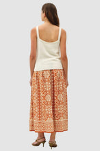 Load image into Gallery viewer, DRAPING PLEATS MAXI SKIRT
