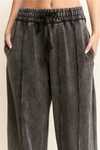 Load image into Gallery viewer, VINTAGE OVERSIZED SWEATPANTS
