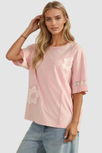 Load image into Gallery viewer, OVERSIZED EYELET FLORAL APPLIQUE TEE
