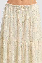 Load image into Gallery viewer, FLORAL TIERED SKIRT
