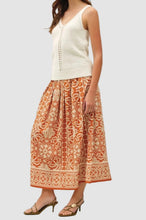 Load image into Gallery viewer, DRAPING PLEATS MAXI SKIRT
