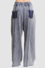 Load image into Gallery viewer, VINTAGE OVERSIZED SWEATPANTS
