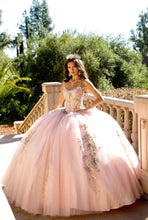 Load image into Gallery viewer, Elegant Quince Dress with Removable Halter
