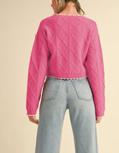 Load image into Gallery viewer, CABLE KNIT CROPPED SWEATER
