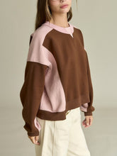 Load image into Gallery viewer, Olivia Contrast Pullover w/ Asymmetrical Hemline
